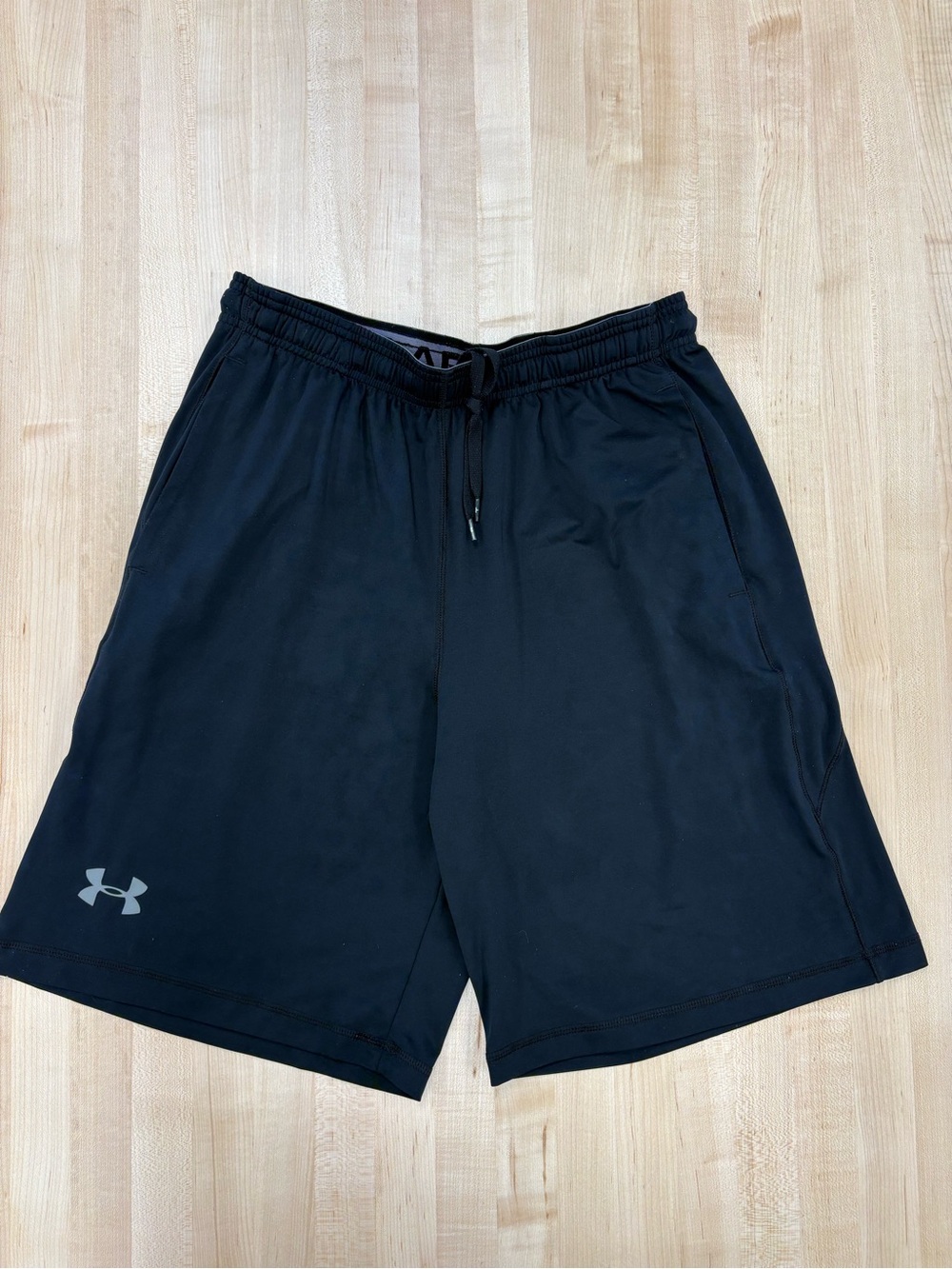 Under Armour Men's Black Athletic Shorts Size Large